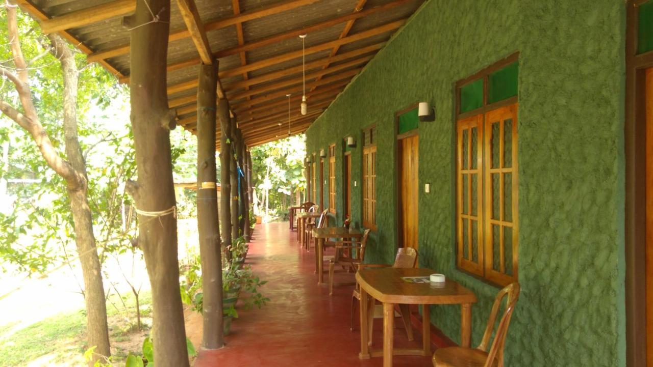 Araliya Self Cooking Resort דמבולה מראה חיצוני תמונה